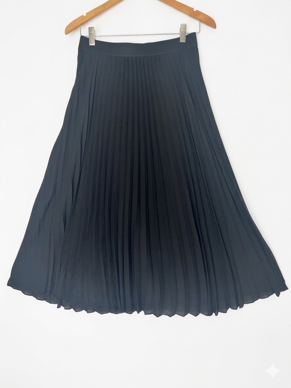 Vince Camuto Black Pleated Chiffon Midi Skirt Sz Small Semi-Sheer Dark Academia